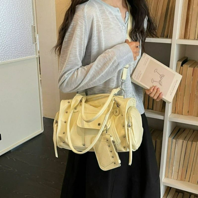 Trendy and Fashionable Large-capacity Rivet Motorcycle Bag, New Women's Versatile Handbag, High-end Commuting Crossbody Bag image 2