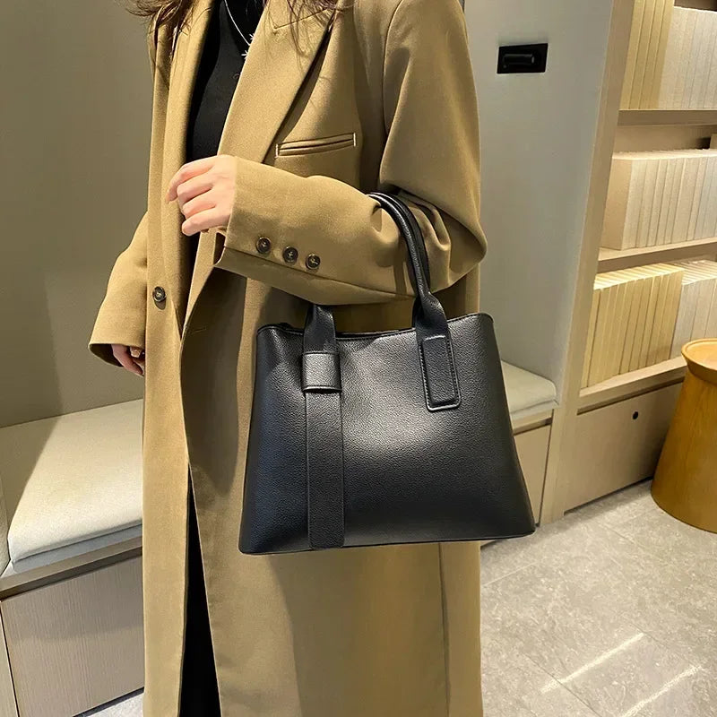 12.4 inches (31cm) Stylish and Practical Shoulder Bag for Women - New Collection image 1