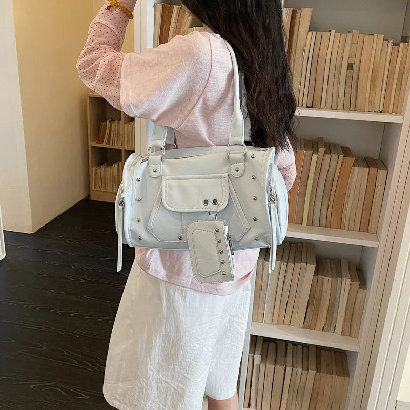 Trendy and Fashionable Large-capacity Rivet Motorcycle Bag, New Women's Versatile Handbag, High-end Commuting Crossbody Bag image 4